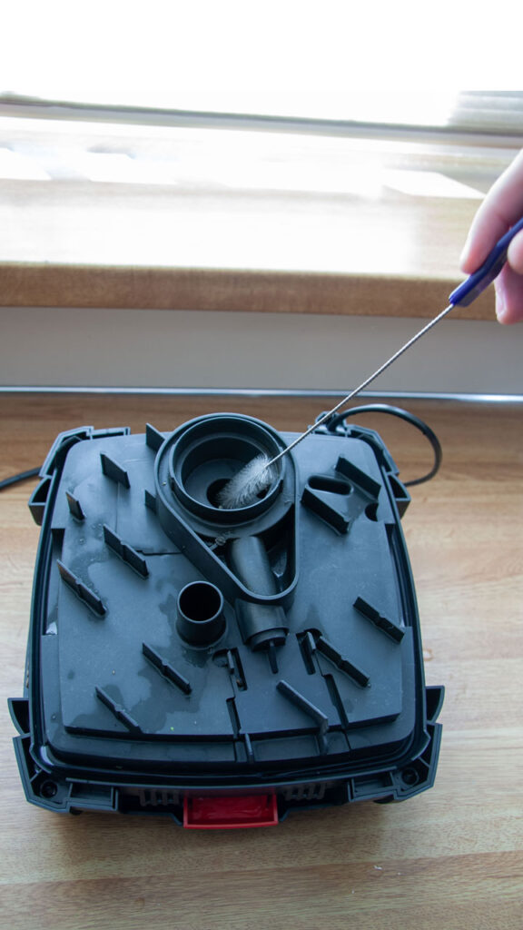 Met potfilter borsteltje kan je de rotor behuizing gemakkelijk schoonmaken.